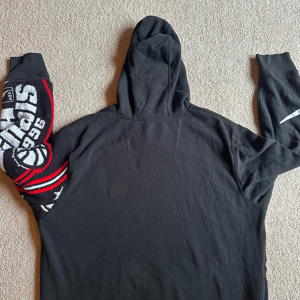 Chicago bulls vintage reworked upcycled Black and Red Bulls Graphic Hoodie! - Picture 7 of 8